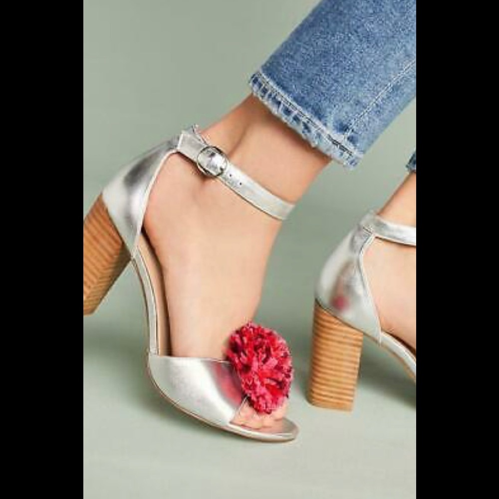 Anthropologie Raffia Pom Heel